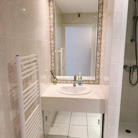 Spacious Seaside With Garden & Sea-view Apartmán Antibes