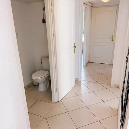 Apartmán Spacious Seaside With Garden & Sea-view Antibes