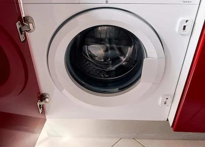 Spacious Seaside With Garden & Sea-view