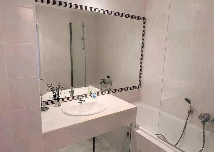 Spacious Seaside With Garden & Sea-view * Antibes