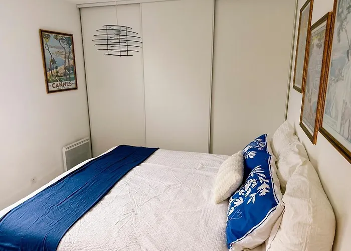 Διαμέρισμα Spacious Seaside With Garden & Sea-view