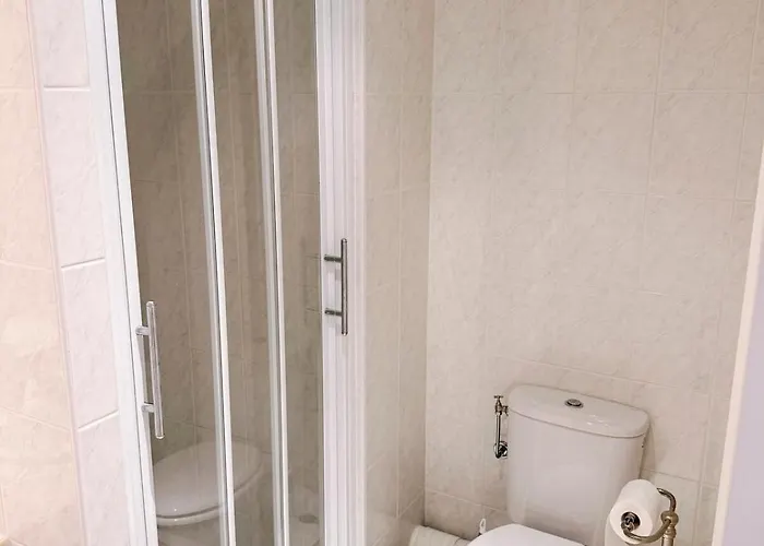 Spacious Seaside With Garden & Sea-view *